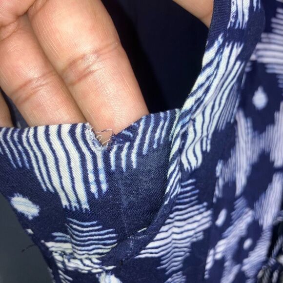 Maeve Anthropologie Navy and Cream Patterned Floral Midi flowy Dress Medium FLAW - Picture 9 of 10